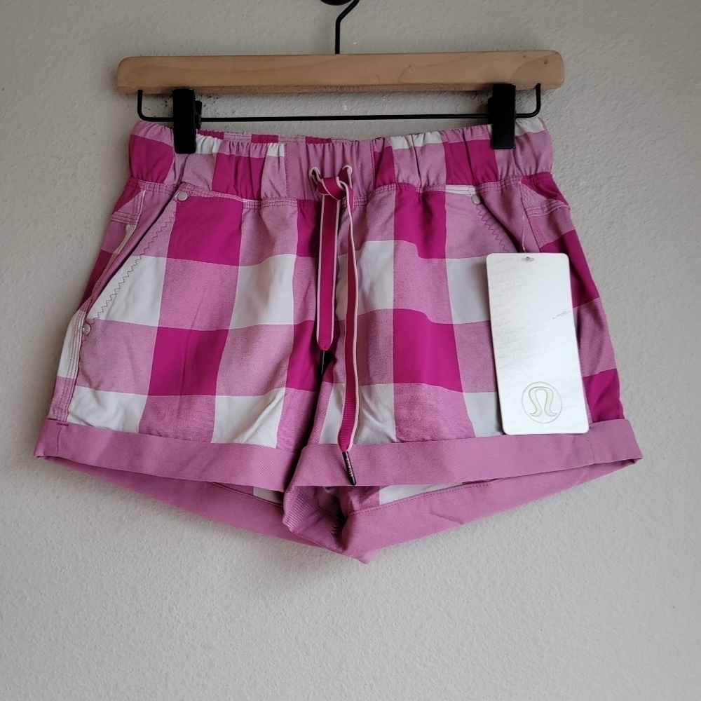Lululemon Play All Day Short size 4 NWT